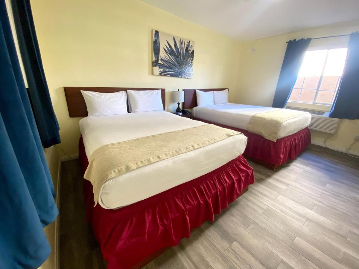 Europa Inn & Suites Desert Hot Springs Zewnętrze zdjęcie