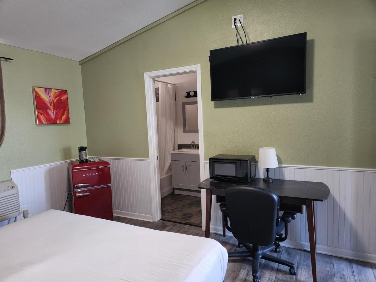Europa Inn & Suites Desert Hot Springs Zewnętrze zdjęcie